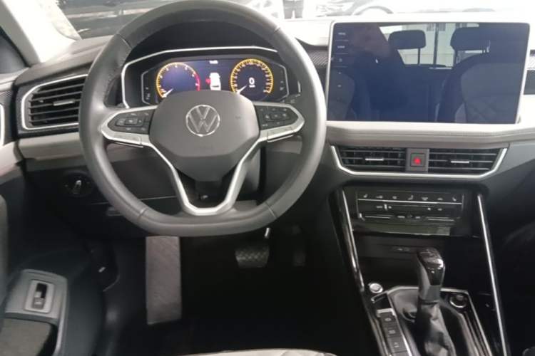 Used Volkswagen Tayron 2024 300TSI Two-Wheel-Drive Luxury Plus Advanced Version Steering Wheel