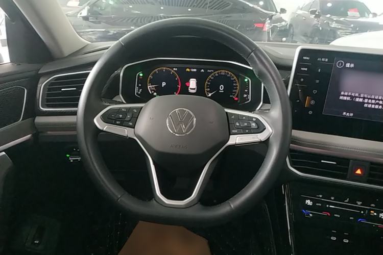 Used Volkswagen Tayron 2024 330TSI Two-Wheel Drive Luxury Plus Advanced Version Steering Wheel