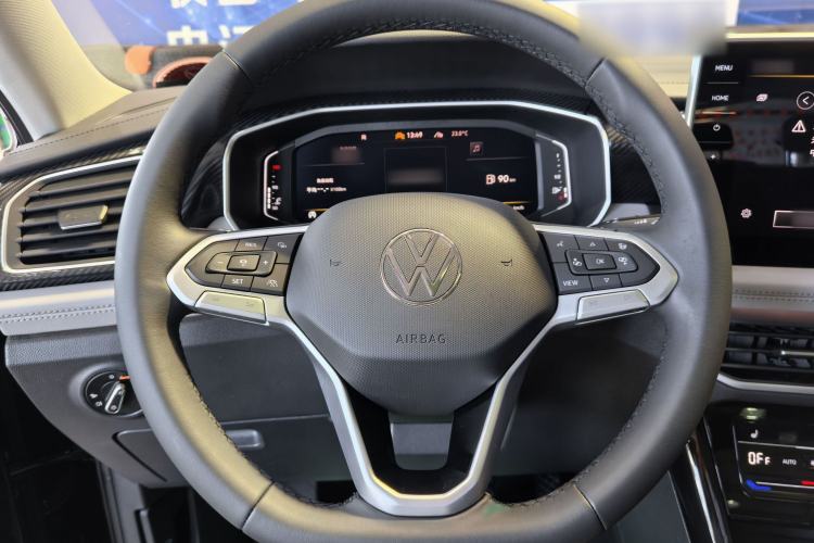 Used Volkswagen Tayron 2024 300TSI Two-Wheel-Drive Luxury Plus Advanced Version Steering Wheel