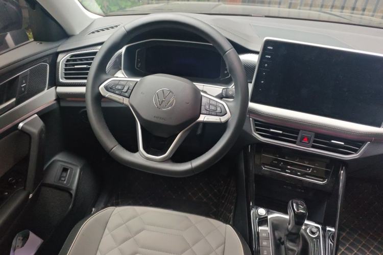 Used Volkswagen Tayron 2024 300TSI Two-Wheel-Drive Luxury Plus Advanced Version Steering Wheel