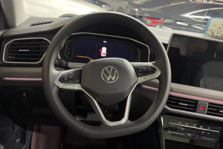 Used Volkswagen Tayron 2024 300TSI Two-Wheel-Drive Luxury Plus Advanced Version Steering Wheel