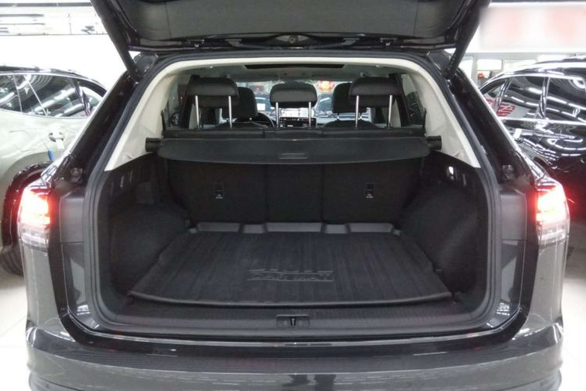 Used Volkswagen Tayron 2024 330TSI Two-Wheel Drive Luxury Plus Advanced Version Trunk