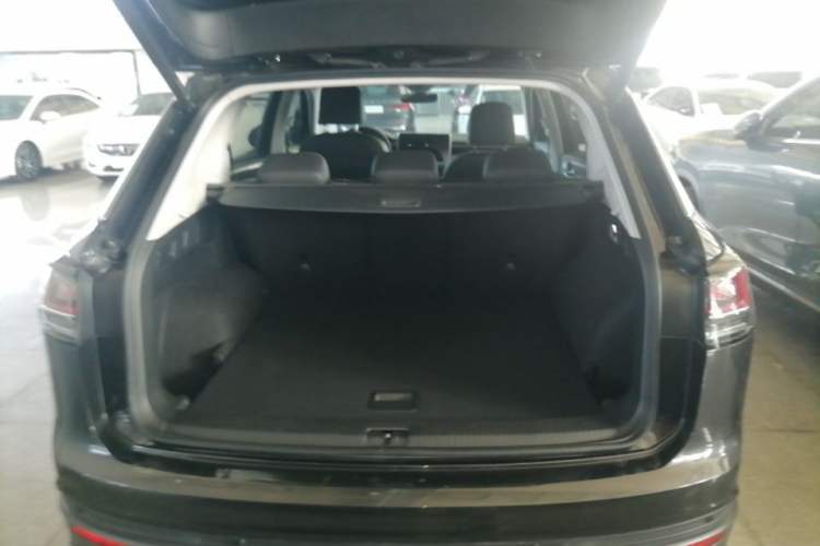 Used Volkswagen Tayron 2024 330TSI Two-Wheel Drive Luxury Plus Advanced Version Trunk