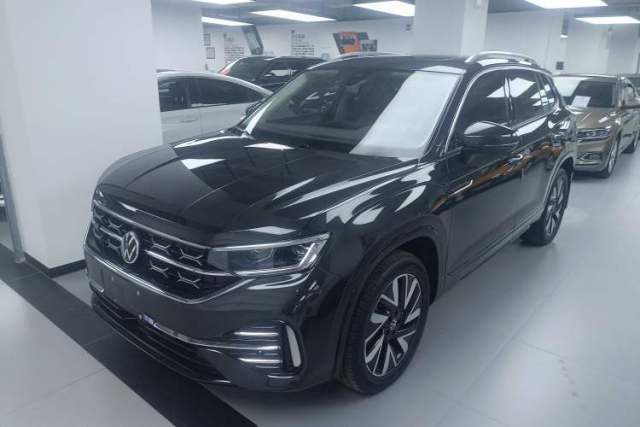 Ojetý Volkswagen Tayron 2024 380TSI Four-Wheel Drive R-Line High-Energy Version