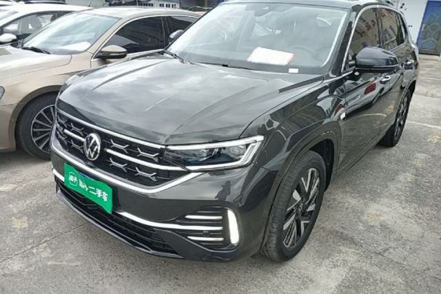 Ojetý Volkswagen Tayron 2024 380TSI Four-Wheel Drive R-Line High-Energy Version