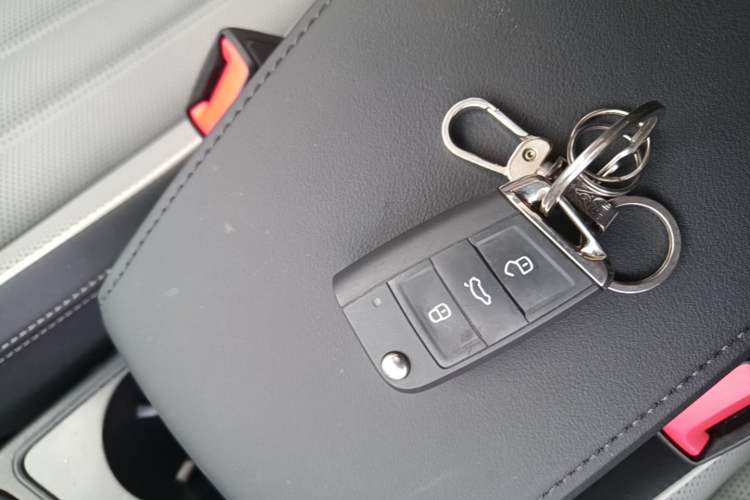 Used Volkswagen Tayron 2024 380TSI All-Wheel Drive R-Line Pro Smart Edition Vehicle Key