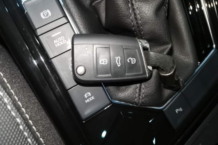 Used Volkswagen Tayron 2024 330TSI Two-Wheel Drive Luxury Plus Advanced Version Vehicle Key