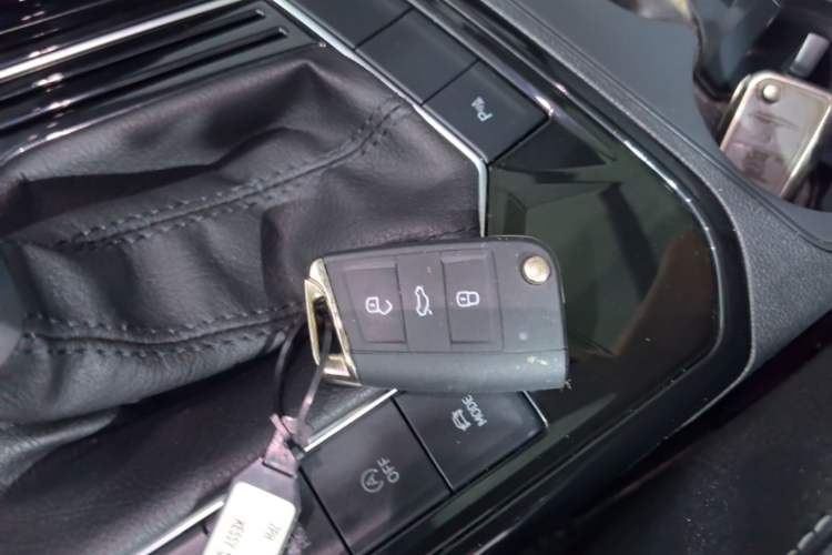 Used Volkswagen Tayron 2024 330TSI Two-Wheel Drive Luxury Plus Advanced Version Vehicle Key
