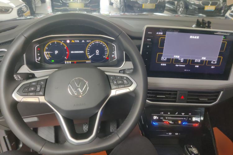 Used Volkswagen Tayron 2024 330TSI Two-Wheel Drive Luxury Plus Advanced Version Center Console