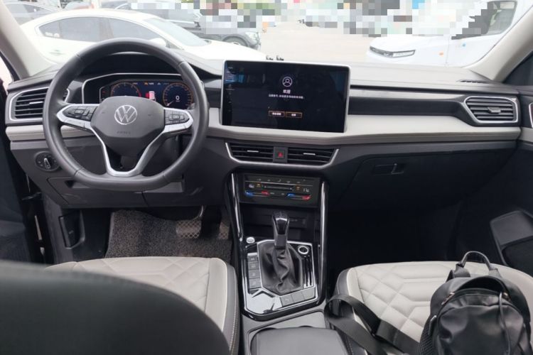 Used Volkswagen Tayron 2024 300TSI Two-Wheel-Drive Luxury Plus Advanced Version Center Console