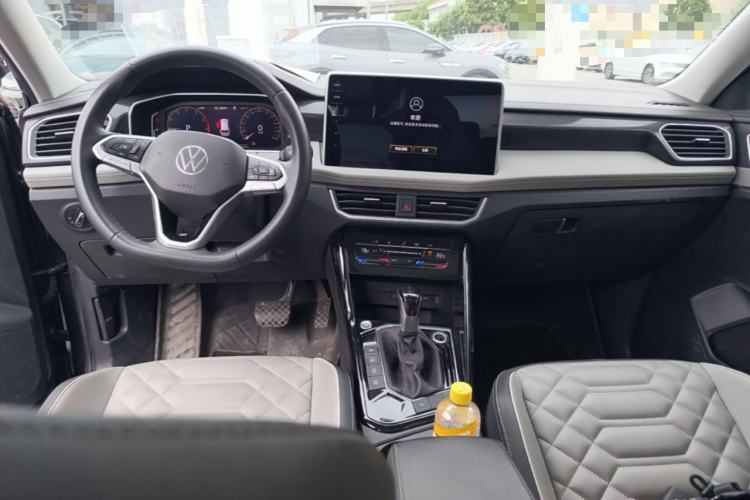Used Volkswagen Tayron 2024 300TSI Two-Wheel-Drive Luxury Plus Advanced Version Center Console