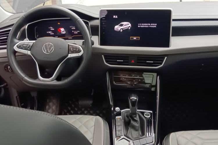 Used Volkswagen Tayron 2024 330TSI Two-Wheel Drive Luxury Plus Advanced Version Center Console