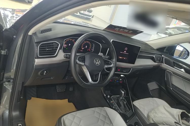 Used Volkswagen Tayron 2024 300TSI Two-Wheel-Drive Luxury Plus Advanced Version Center Console