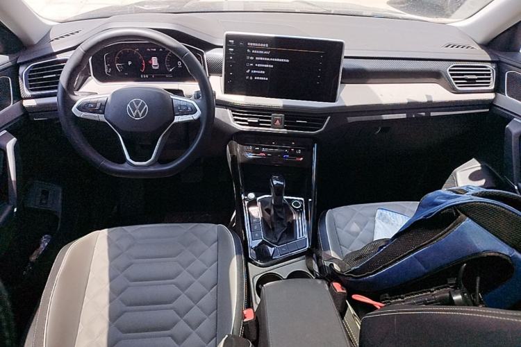 Used Volkswagen Tayron 2024 300TSI Two-Wheel-Drive Luxury Plus Advanced Version Center Console