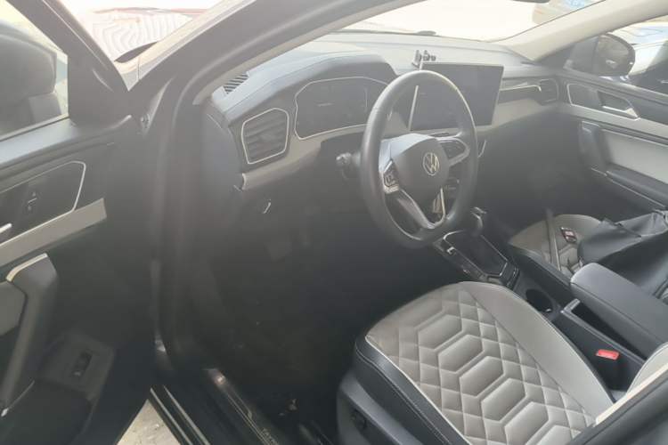 Used Volkswagen Tayron 2024 300TSI Two-Wheel-Drive Luxury Plus Advanced Version Driver Seat