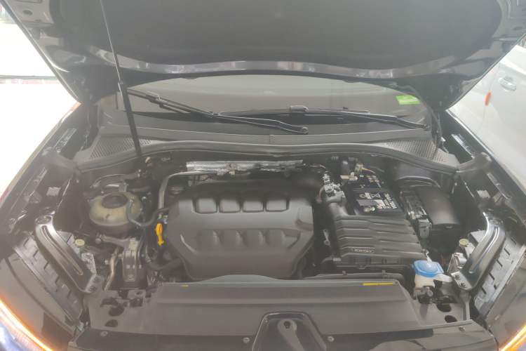 Used Volkswagen Tayron 2024 330TSI Two-Wheel Drive Luxury Plus Advanced Version Engine Bay
