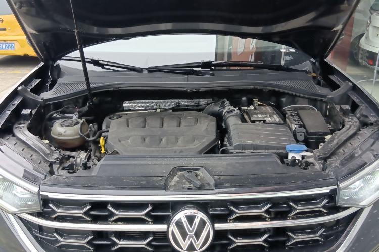 Used Volkswagen Tayron 2024 330TSI Two-Wheel Drive Luxury Plus Advanced Version Engine Bay