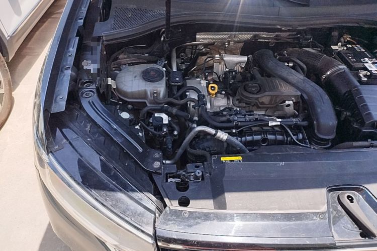 Used Volkswagen Tayron 2024 300TSI Two-Wheel-Drive Luxury Plus Advanced Version Engine Bay Right