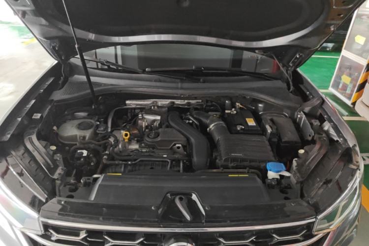 Used Volkswagen Tayron 2024 300TSI Two-Wheel-Drive Luxury Plus Advanced Version Engine Bay