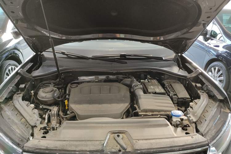 Used Volkswagen Tayron 2024 330TSI Two-Wheel Drive Luxury Plus Advanced Version Engine Bay