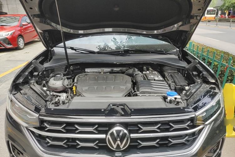 Used Volkswagen Tayron 2024 330TSI Two-Wheel Drive Luxury Plus Advanced Version Engine Bay