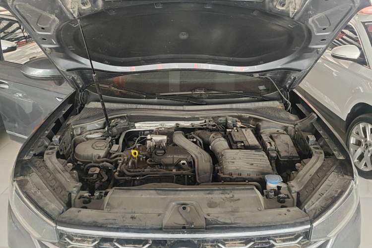 Used Volkswagen Tayron 2024 300TSI Two-Wheel-Drive Luxury Plus Advanced Version Engine Bay