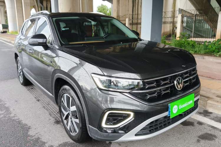Used Volkswagen Tayron 2024 300TSI Two-Wheel-Drive Luxury Plus Advanced Version Front Right 45 Deg