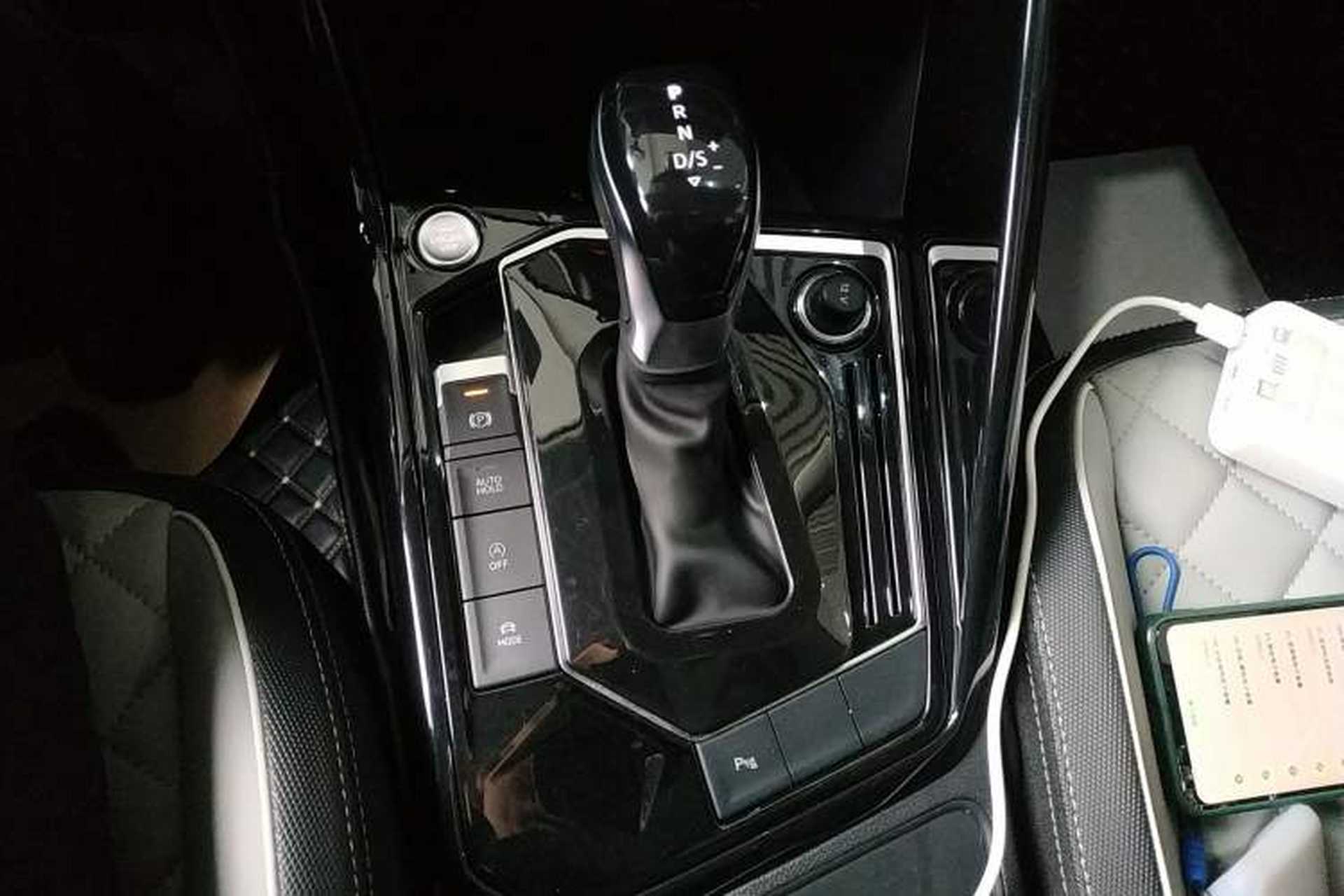 Used Volkswagen Tayron 2024 330TSI Two-Wheel Drive Luxury Plus Advanced Version Gear Lever