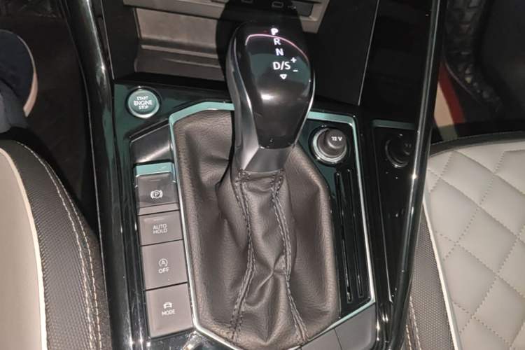 Used Volkswagen Tayron 2024 300TSI Two-Wheel-Drive Luxury Plus Advanced Version Gear Lever