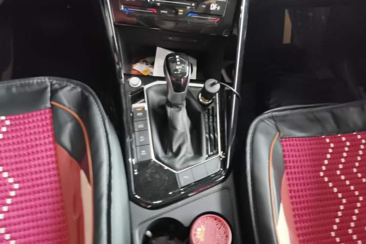 Used Volkswagen Tayron 2024 300TSI Two-Wheel-Drive Luxury Plus Advanced Version Gear Lever