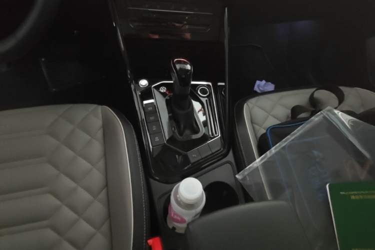 Used Volkswagen Tayron 2024 300TSI Two-Wheel-Drive Luxury Plus Advanced Version Gear Lever