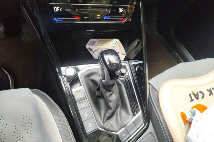 Used Volkswagen Tayron 2024 300TSI Two-Wheel-Drive Luxury Plus Advanced Version Gear Lever