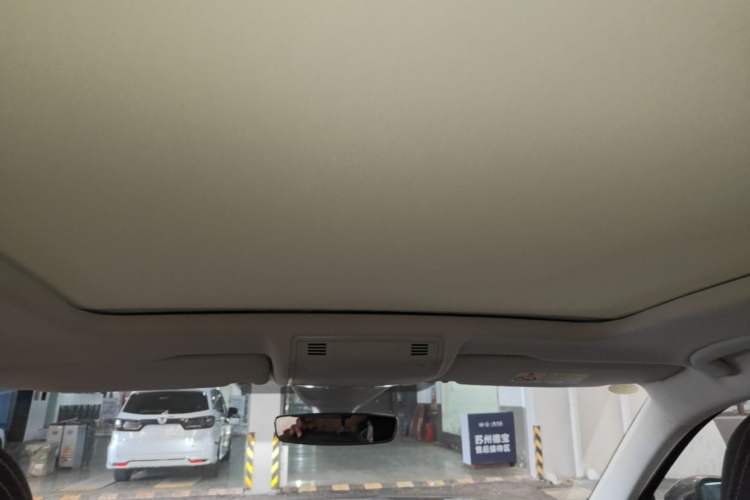Used Volkswagen Tayron 2024 300TSI Two-Wheel-Drive Luxury Plus Advanced Version Headliner