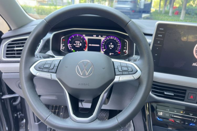 Used Volkswagen Tayron 2024 330TSI Two-Wheel Drive Luxury Plus Advanced Version Interior 2