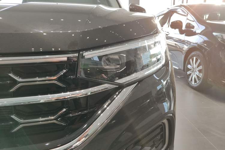 Used Volkswagen Tayron 2024 330TSI Two-Wheel Drive Luxury Plus Advanced Version Left Front Headlight