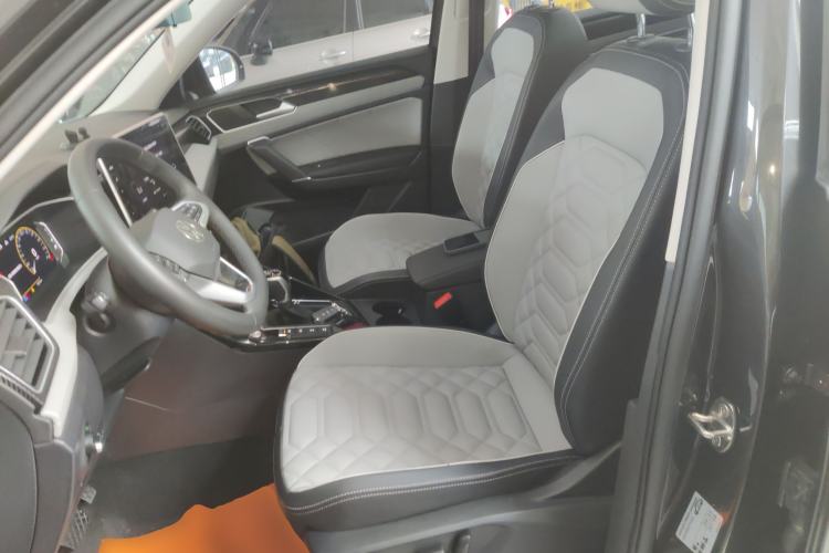Used Volkswagen Tayron 2024 330TSI Two-Wheel Drive Luxury Plus Advanced Version Left Front Seat