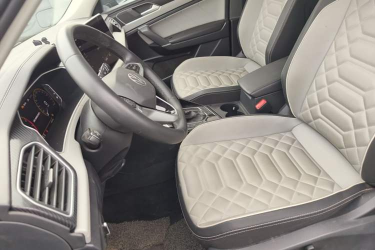 Used Volkswagen Tayron 2024 300TSI Two-Wheel-Drive Luxury Plus Advanced Version Left Front Seat