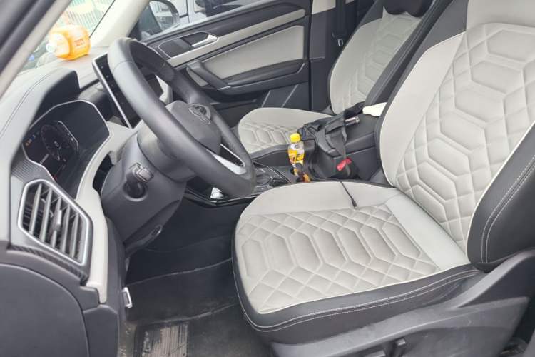 Used Volkswagen Tayron 2024 300TSI Two-Wheel-Drive Luxury Plus Advanced Version Left Front Seat