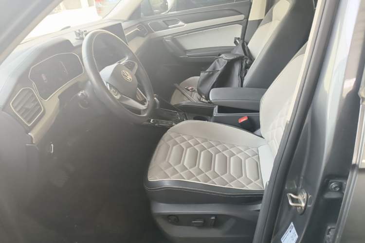 Used Volkswagen Tayron 2024 300TSI Two-Wheel-Drive Luxury Plus Advanced Version Left Front Seat