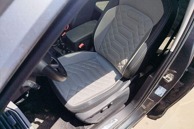 Used Volkswagen Tayron 2024 300TSI Two-Wheel-Drive Luxury Plus Advanced Version Left Front Seat