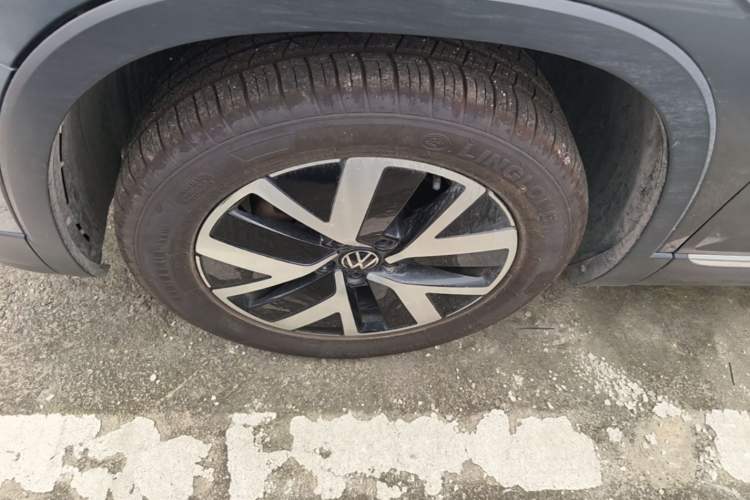 Used Volkswagen Tayron 2024 300TSI Two-Wheel-Drive Luxury Plus Advanced Version Left Front Wheel Hub