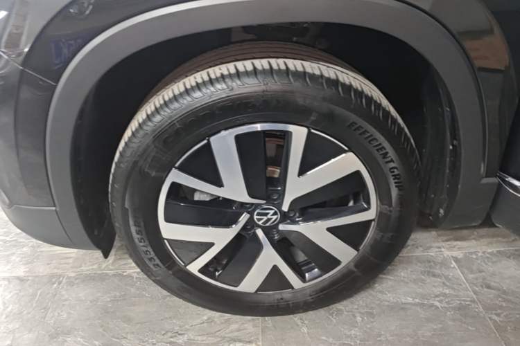Used Volkswagen Tayron 2024 300TSI Two-Wheel-Drive Luxury Plus Advanced Version Left Front Wheel Hub