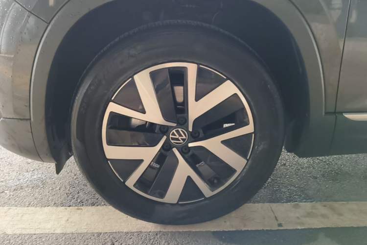 Used Volkswagen Tayron 2024 300TSI Two-Wheel-Drive Luxury Plus Advanced Version Left Front Wheel Hub
