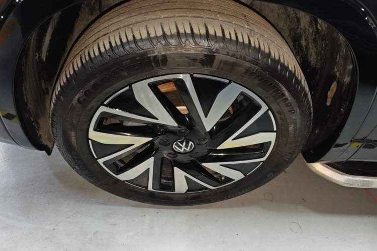 Used Volkswagen Tayron 2024 330TSI Two-Wheel Drive R-Line High-Energy Version Left Front Wheel Hub
