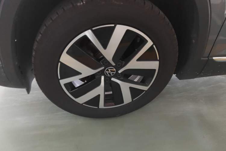 Used Volkswagen Tayron 2024 300TSI Two-Wheel-Drive Luxury Plus Advanced Version Left Front Wheel Hub