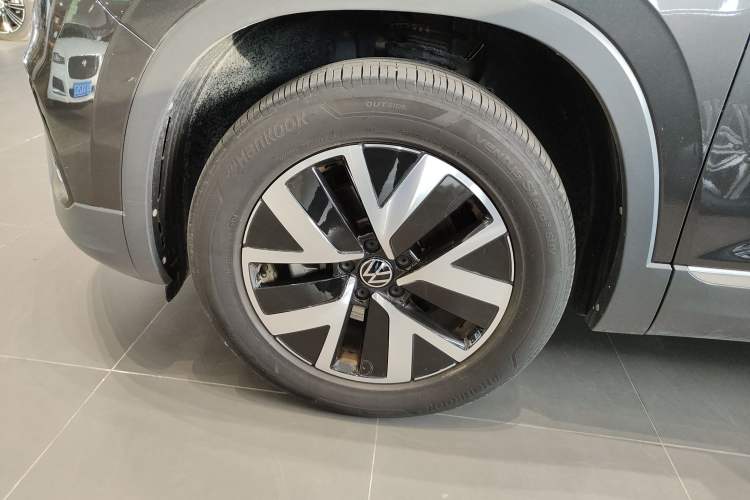 Used Volkswagen Tayron 2024 330TSI Two-Wheel Drive Luxury Plus Advanced Version Left Front Wheel Hub