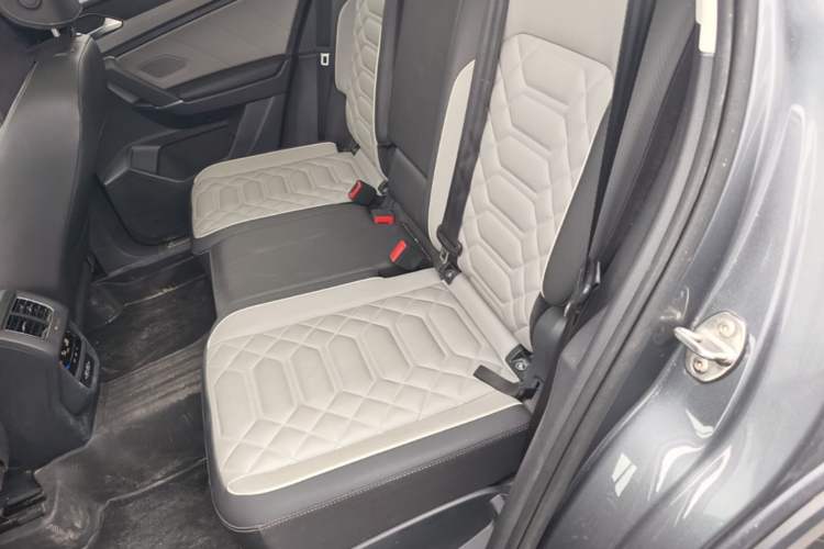 Used Volkswagen Tayron 2024 300TSI Two-Wheel-Drive Luxury Plus Advanced Version Left Rear Seat