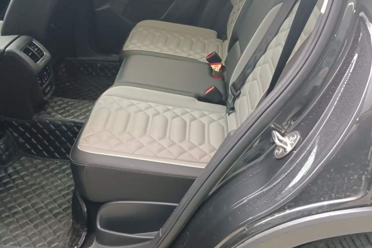 Used Volkswagen Tayron 2024 330TSI Two-Wheel Drive Luxury Plus Advanced Version Left Rear Seat