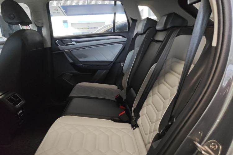 Used Volkswagen Tayron 2024 300TSI Two-Wheel-Drive Luxury Plus Advanced Version Left Rear Seat