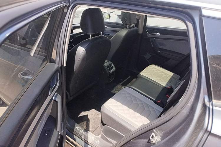 Used Volkswagen Tayron 2024 300TSI Two-Wheel-Drive Luxury Plus Advanced Version Left Rear Seat